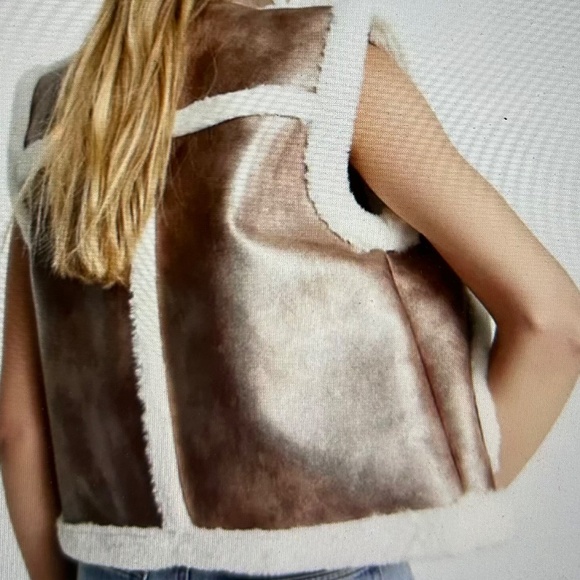 NWT Hello Nite Steel Faux Leather Fur Vest Size Small Silver - Picture 2 of 5